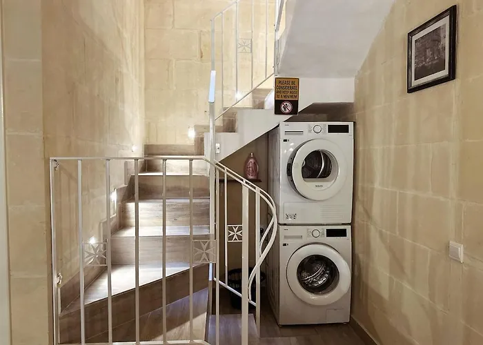 Mandaraggio Townhouse Case de vacanță Victoria