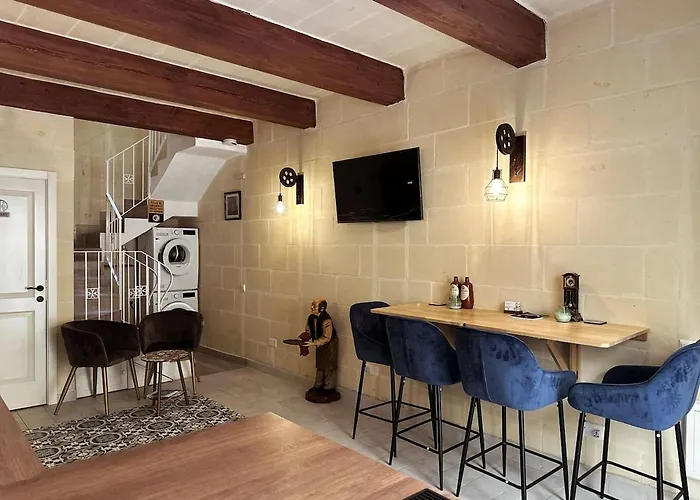 Mandaraggio Townhouse *